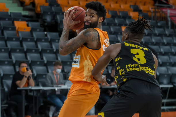 继续扩写详 继续扩写详