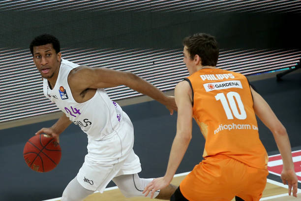 的密切关注 的密切关注